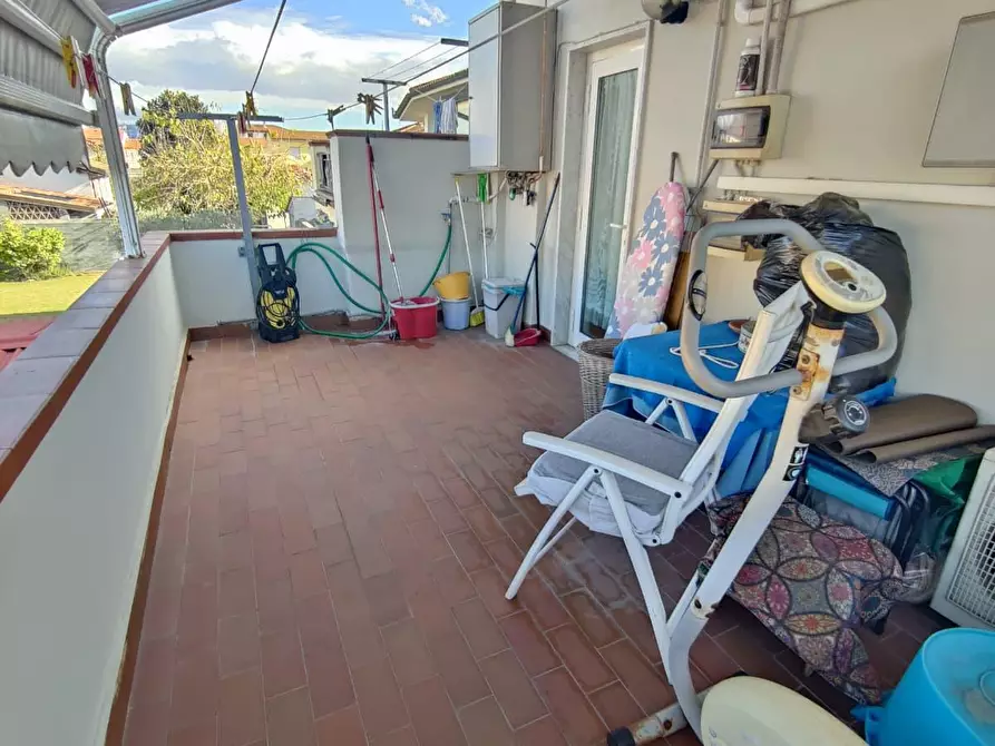 Immagine 35 di Villa in vendita  a Viareggio