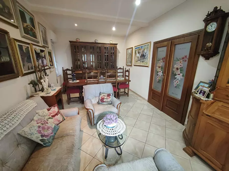 Immagine 5 di Villa in vendita  a Viareggio
