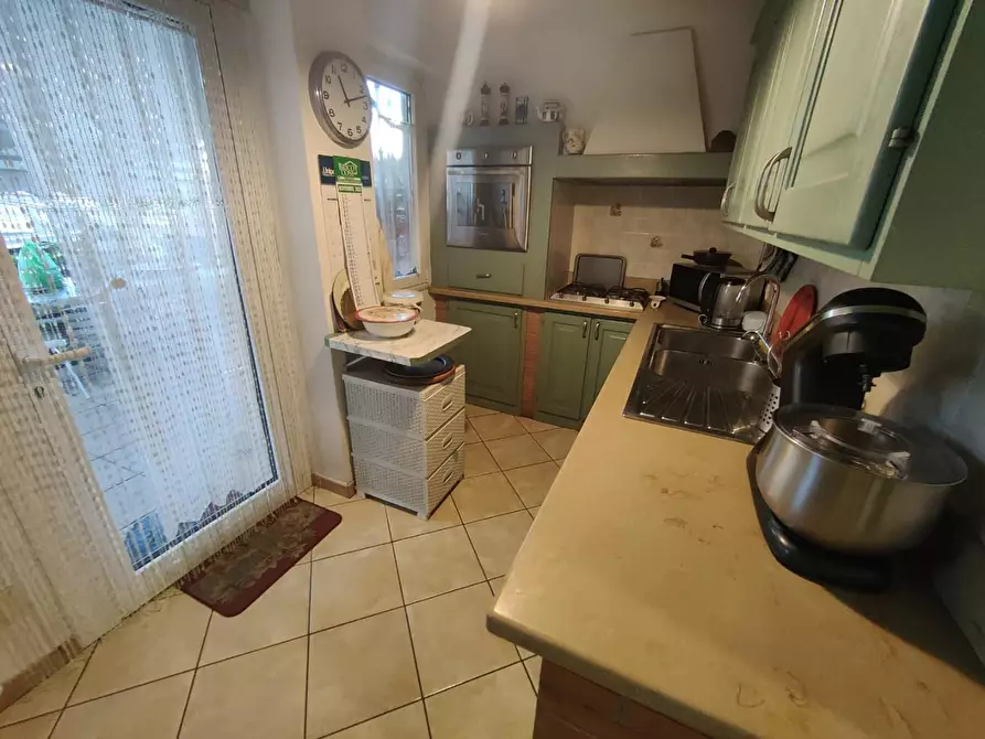 Immagine 12 di Villa in vendita  a Viareggio