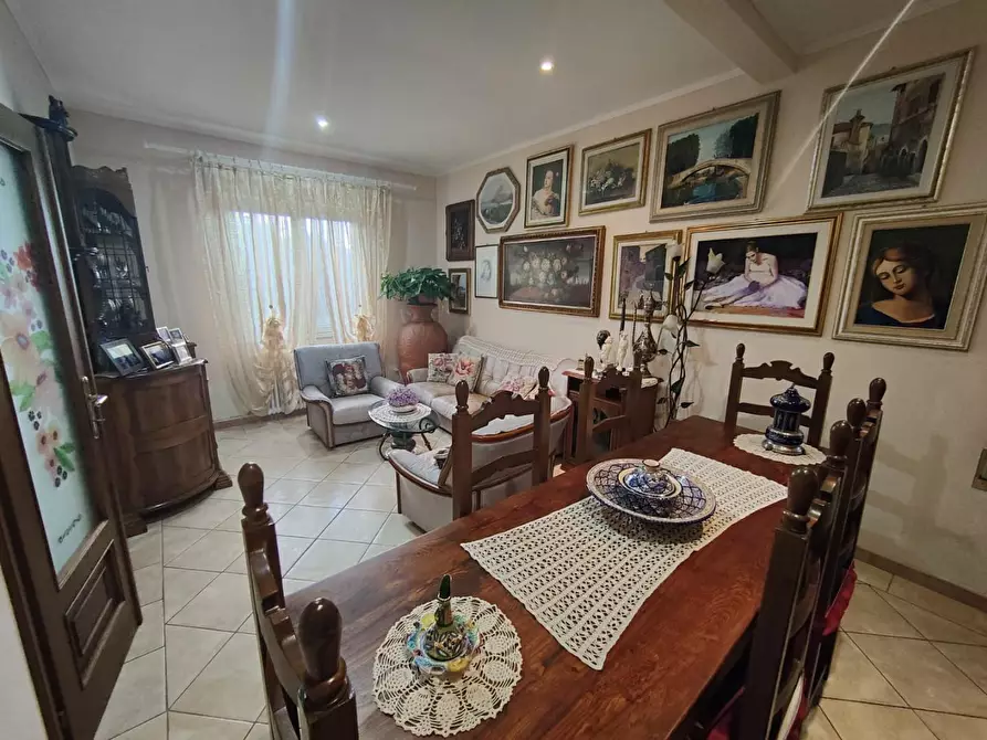 Immagine 6 di Villa in vendita  a Viareggio