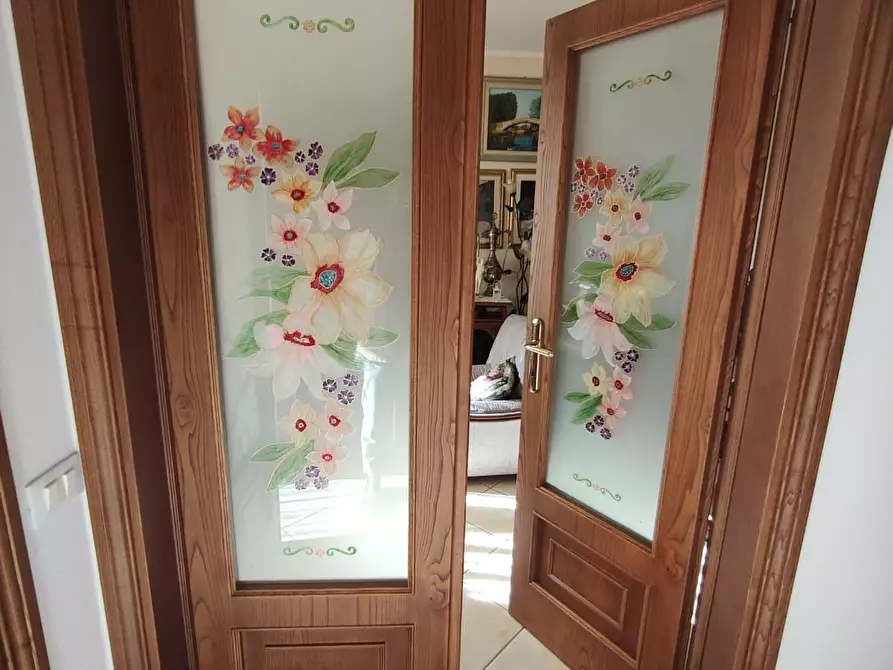 Immagine 7 di Villa in vendita  a Viareggio