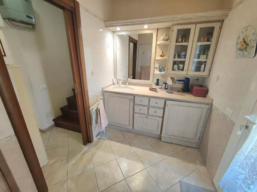 Immagine 19 di Villa in vendita  a Viareggio