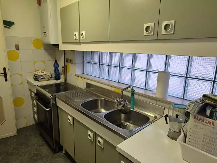 Immagine 10 di Appartamento in vendita  a Viareggio