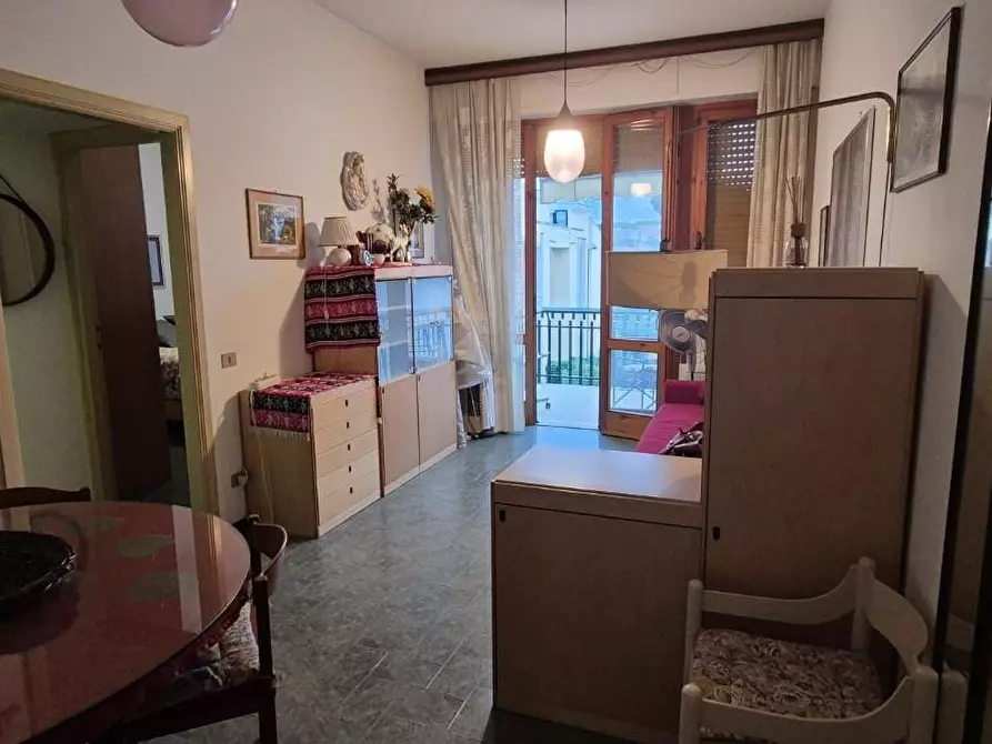 Immagine 1 di Appartamento in vendita  a Viareggio