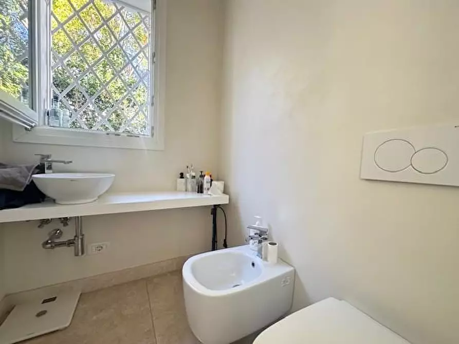 Immagine 11 di Villa in vendita  a Forte Dei Marmi