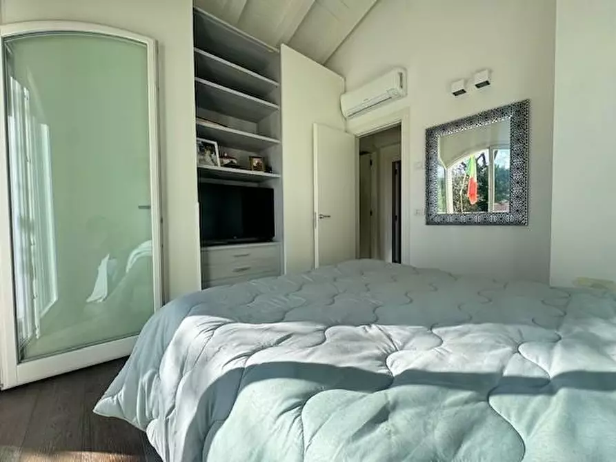 Immagine 17 di Villa in vendita  a Forte Dei Marmi