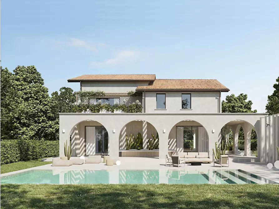 Immagine 1 di Villa in vendita  a Forte Dei Marmi