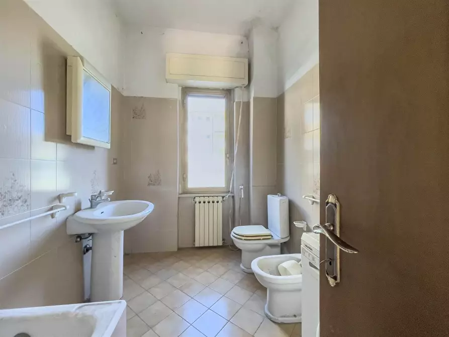 Immagine 22 di Appartamento in vendita  a Sarzana