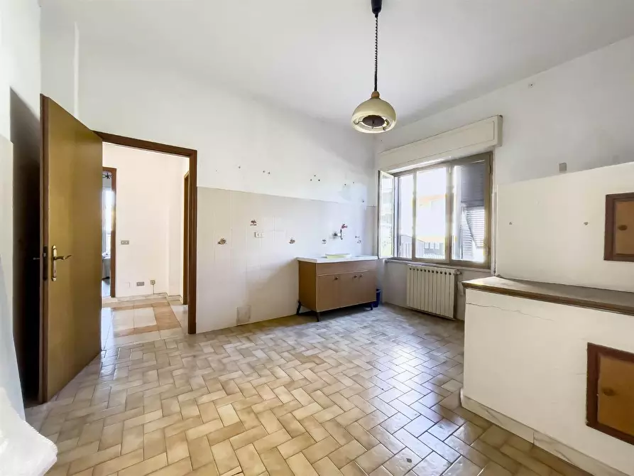 Immagine 16 di Appartamento in vendita  a Sarzana