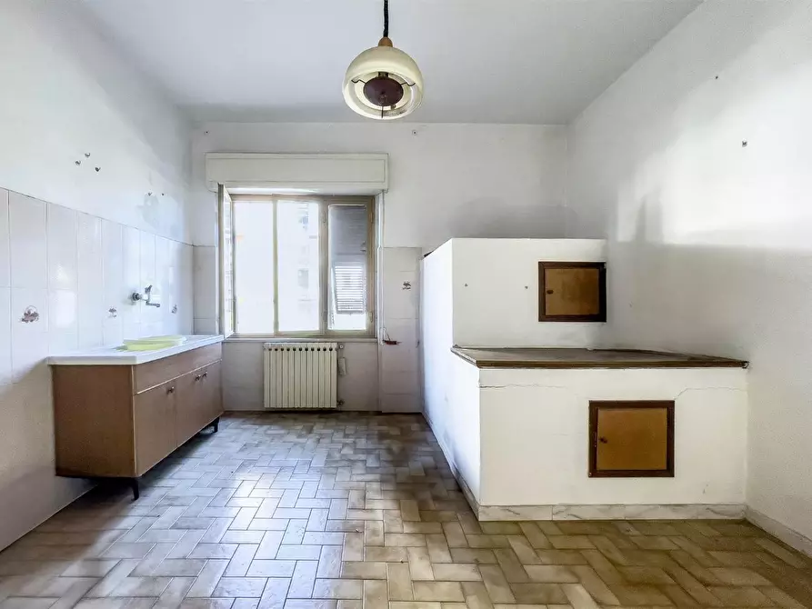 Immagine 14 di Appartamento in vendita  a Sarzana