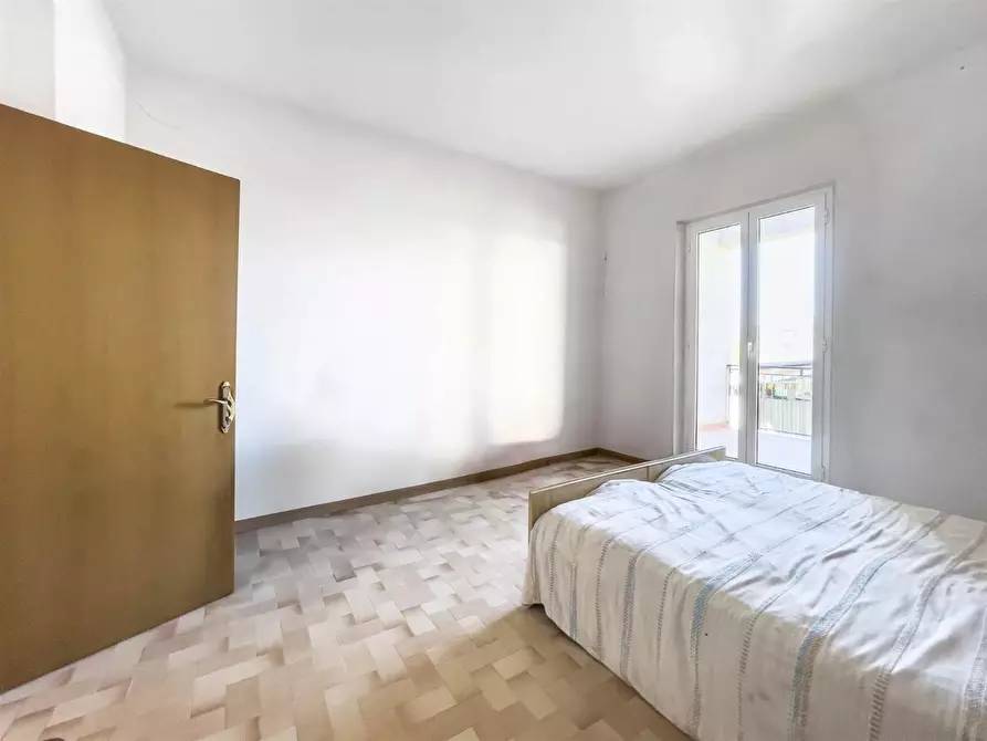 Immagine 21 di Appartamento in vendita  a Sarzana