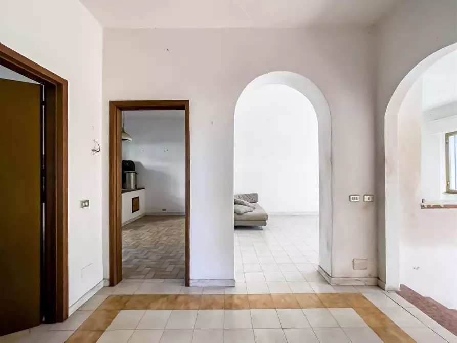 Immagine 12 di Appartamento in vendita  a Sarzana