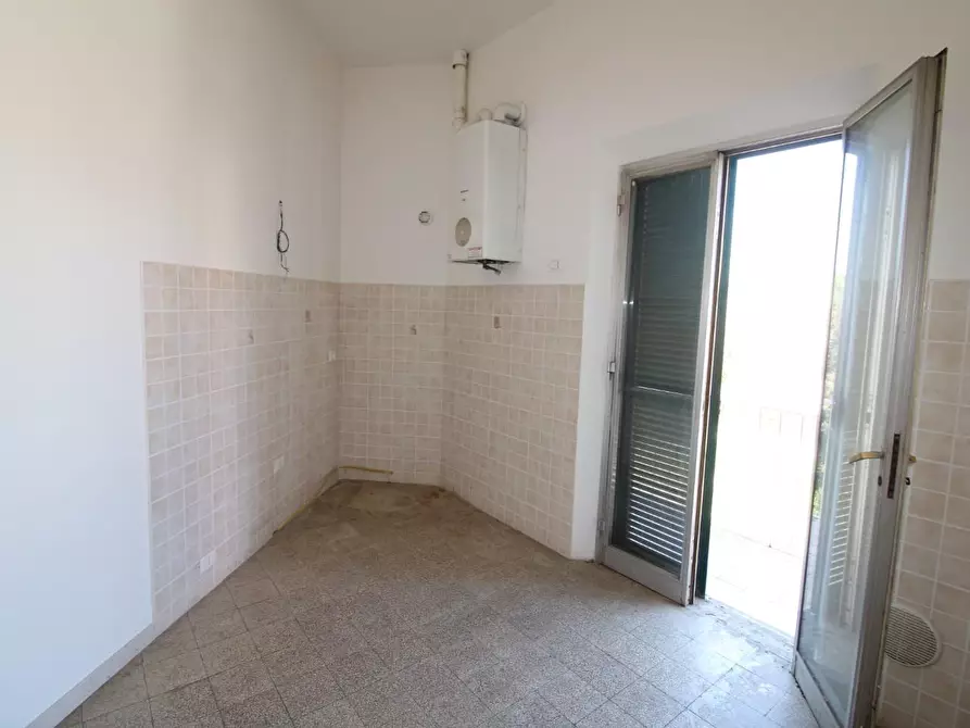 Immagine 11 di Appartamento in vendita  a Pontedera