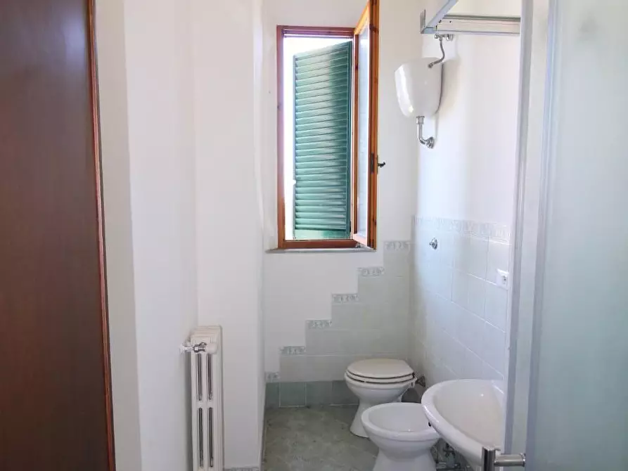 Immagine 17 di Appartamento in vendita  a Pontedera