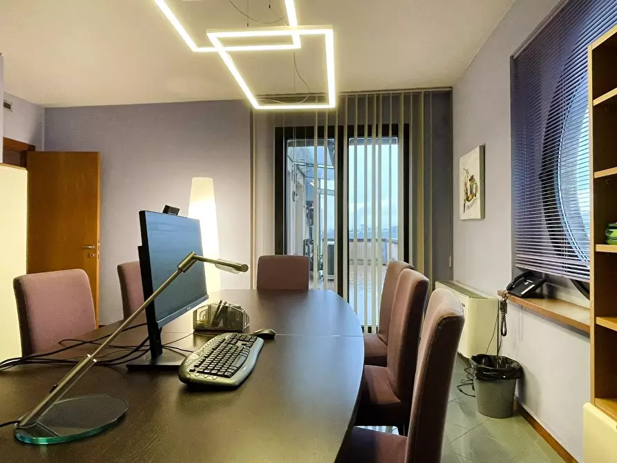 Immagine 12 di Ufficio in vendita  a San Miniato