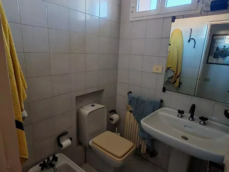 Immagine 4 di Appartamento in vendita  a Carrara