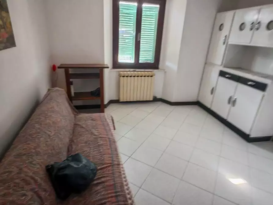 Immagine 2 di Appartamento in vendita  a Carrara