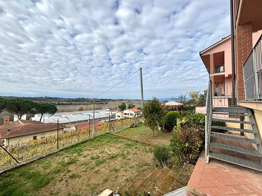 Immagine 24 di Appartamento in vendita  a Peccioli