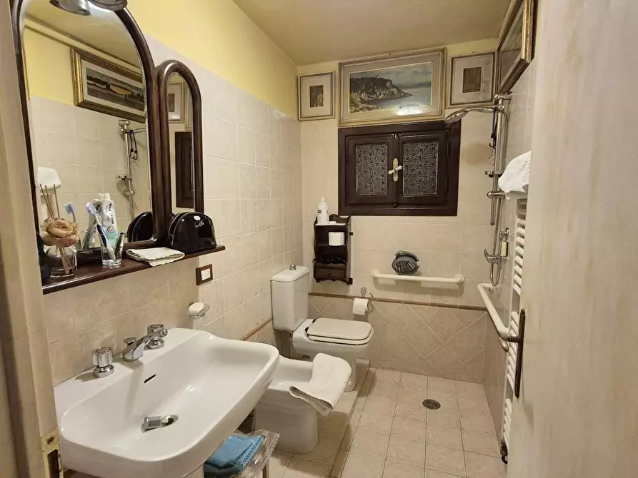 Immagine 33 di Appartamento in vendita  a Camaiore