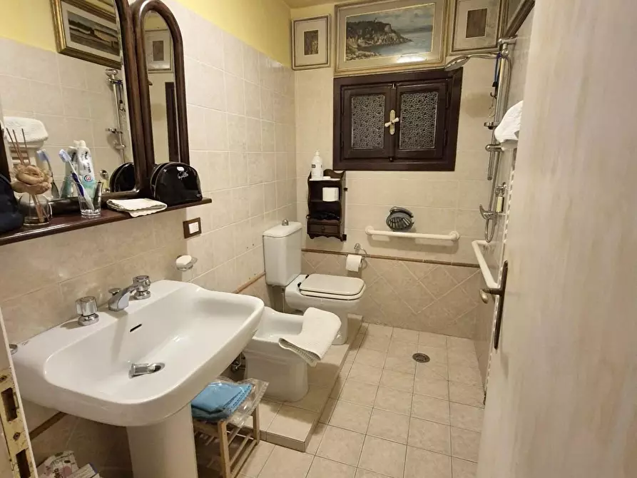 Immagine 34 di Appartamento in vendita  a Camaiore