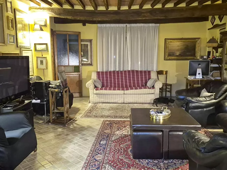 Immagine 2 di Appartamento in vendita  a Camaiore