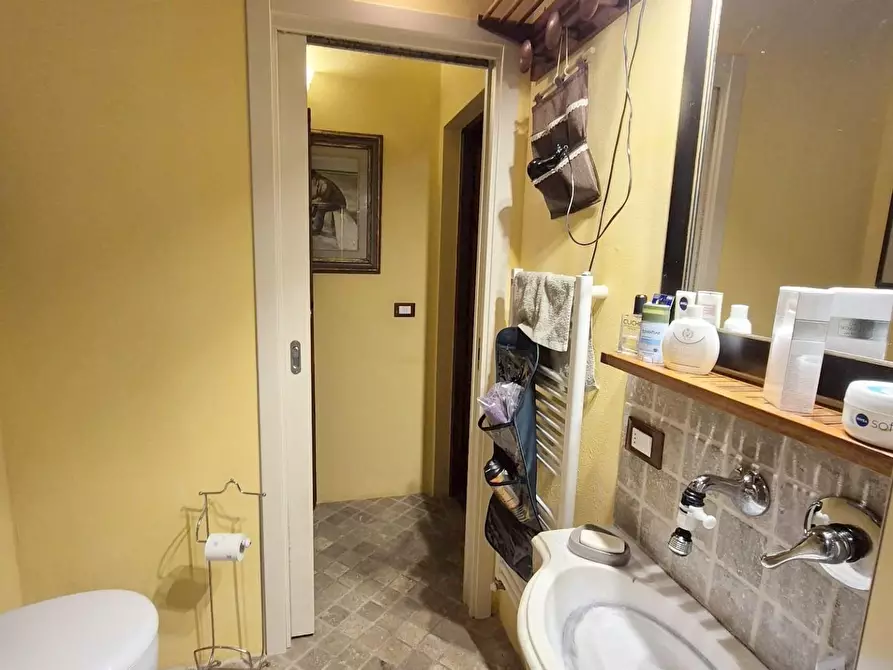 Immagine 31 di Appartamento in vendita  a Camaiore