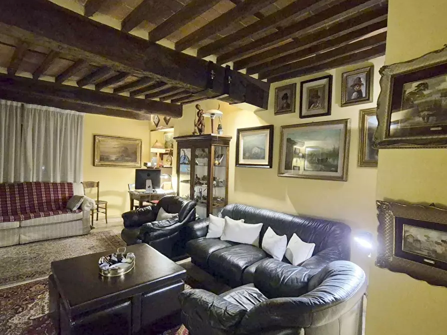 Immagine 3 di Appartamento in vendita  a Camaiore