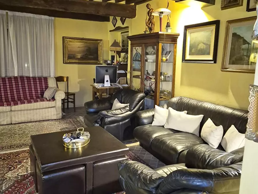 Immagine 5 di Appartamento in vendita  a Camaiore