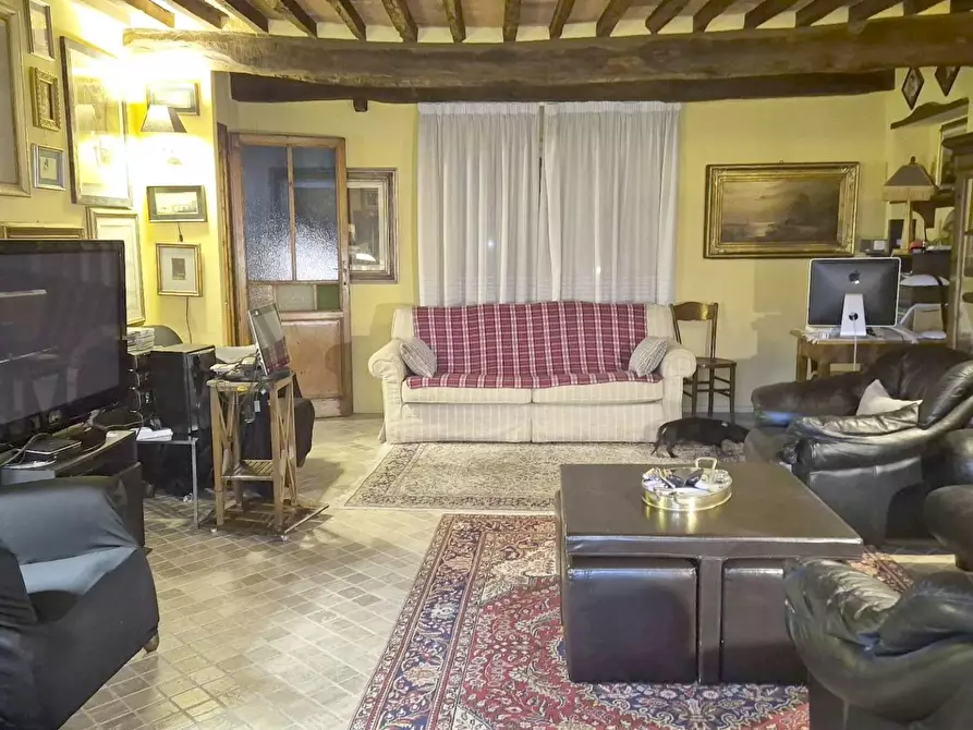 Immagine 1 di Appartamento in vendita  a Camaiore