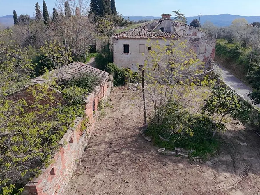 Immagine 18 di Villa in vendita  a Asciano