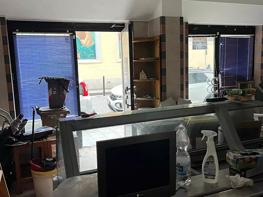 Immagine 4 di Locale commerciale in affitto  a Livorno