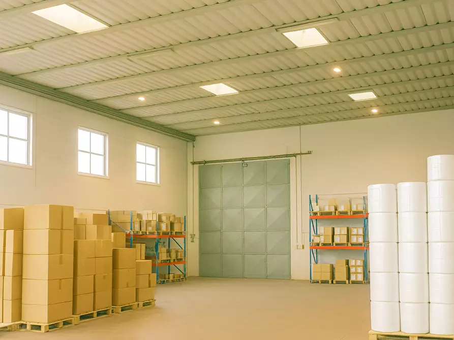 Immagine 4 di Capannone industriale in vendita  a Cascina