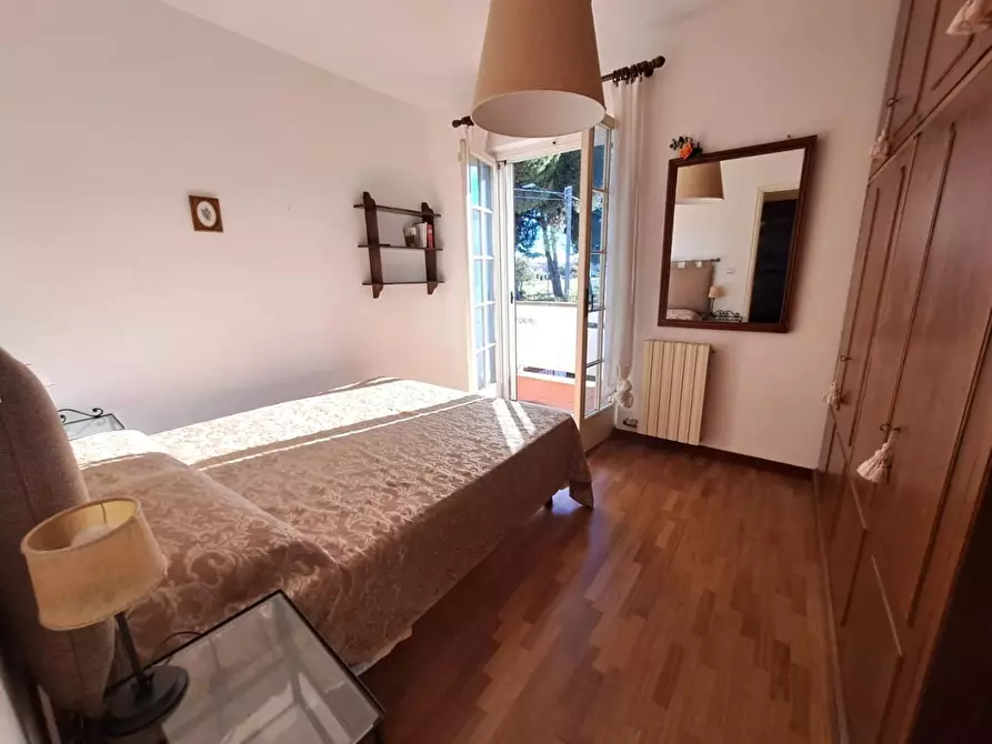 Immagine 11 di Villetta a schiera in vendita  a Massa