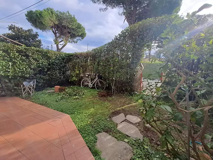 Immagine 24 di Villetta a schiera in vendita  a Massa