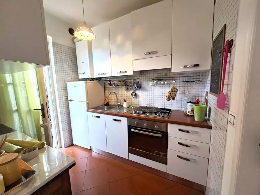 Immagine 9 di Villetta a schiera in vendita  a Massa