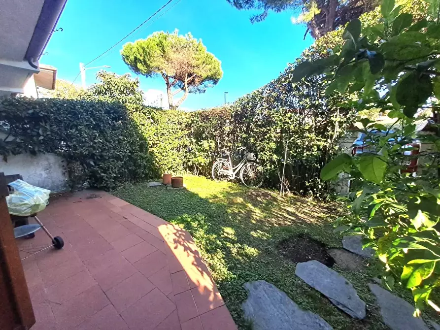 Immagine 25 di Villetta a schiera in vendita  a Massa