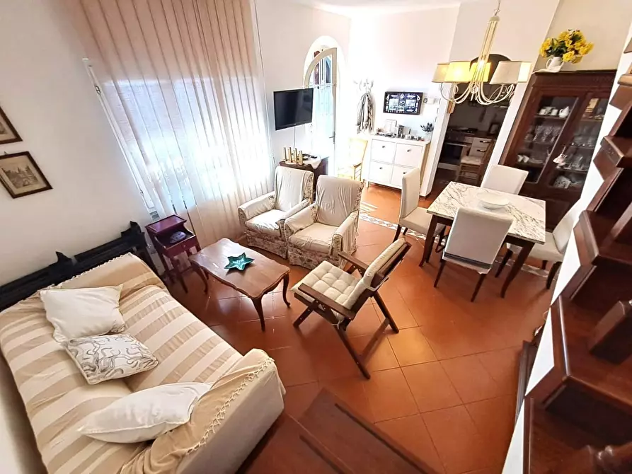 Immagine 7 di Villetta a schiera in vendita  a Massa