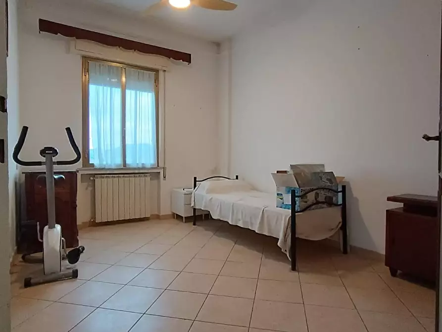 Immagine 4 di Appartamento in vendita  a Massa