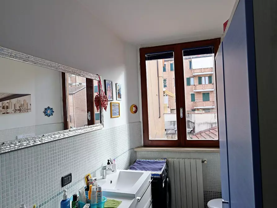 Immagine 23 di Appartamento in vendita  a Poggibonsi