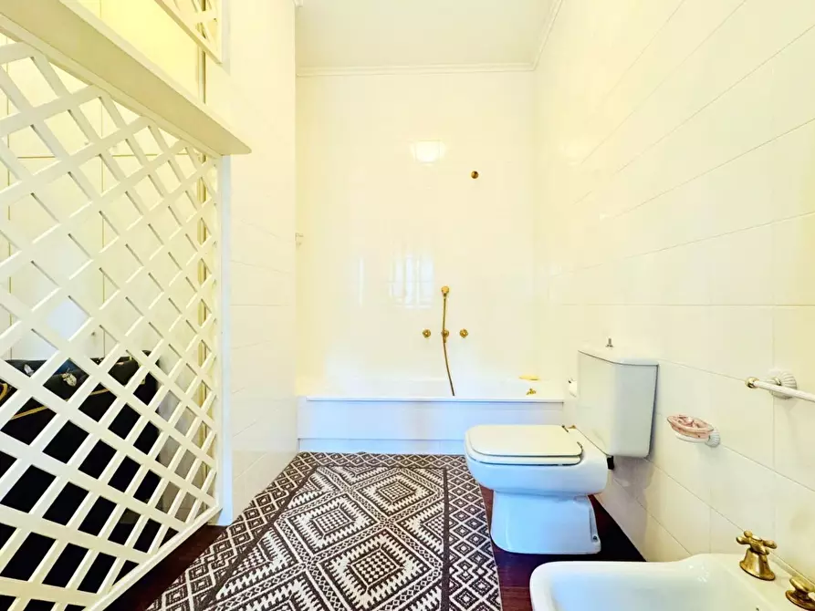 Immagine 28 di Villa in vendita  a Camaiore