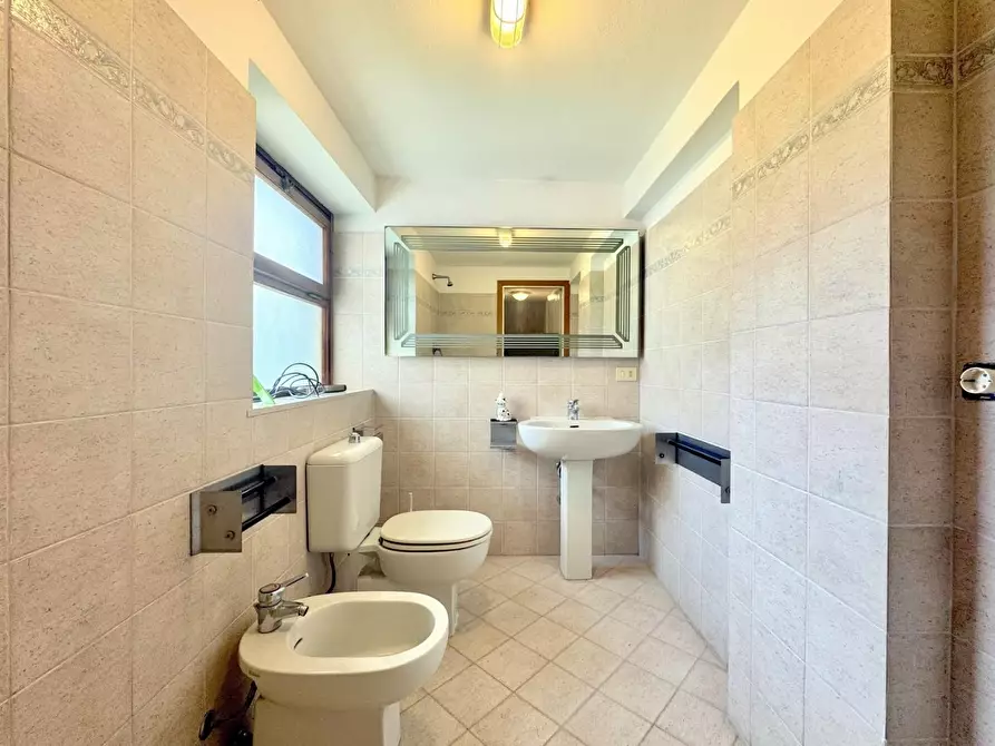 Immagine 50 di Villa in vendita  a Camaiore