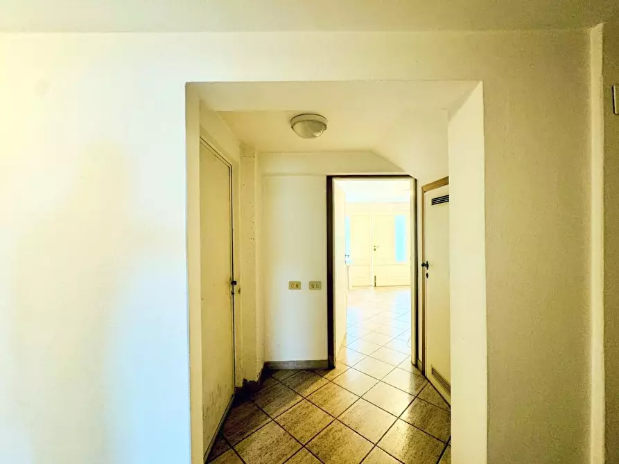 Immagine 14 di Villa in vendita  a Camaiore