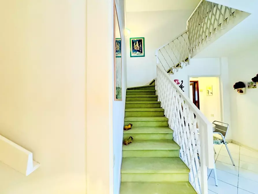 Immagine 26 di Villa in vendita  a Camaiore