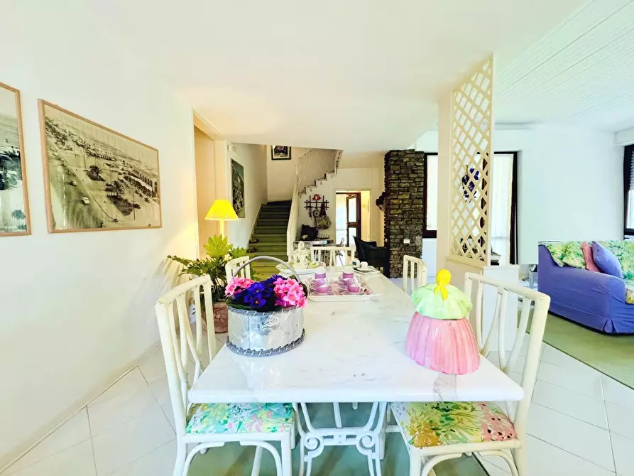 Immagine 74 di Villa in vendita  a Camaiore