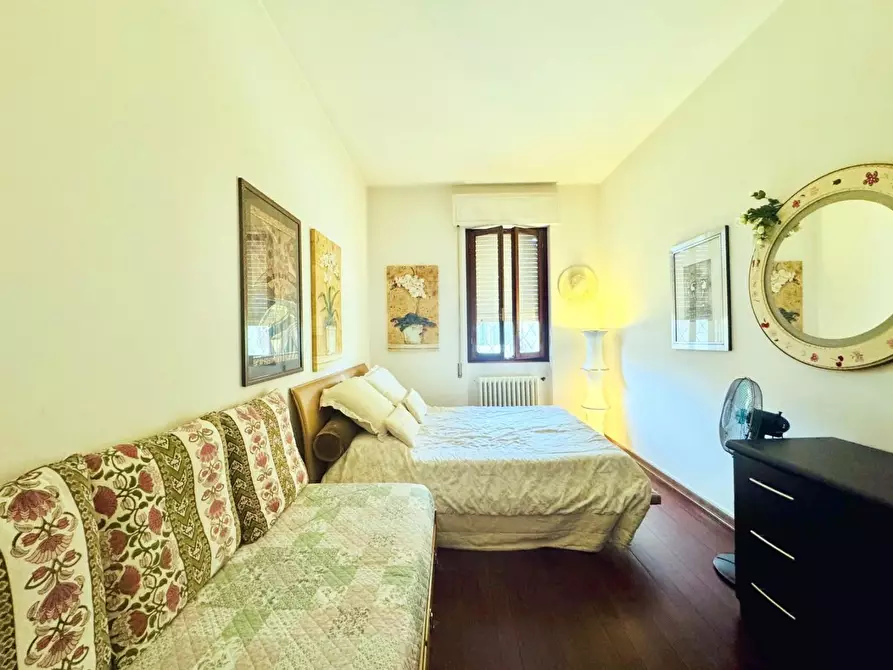 Immagine 72 di Villa in vendita  a Camaiore