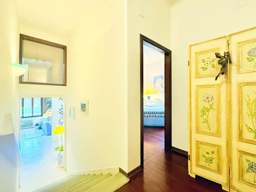 Immagine 36 di Villa in vendita  a Camaiore