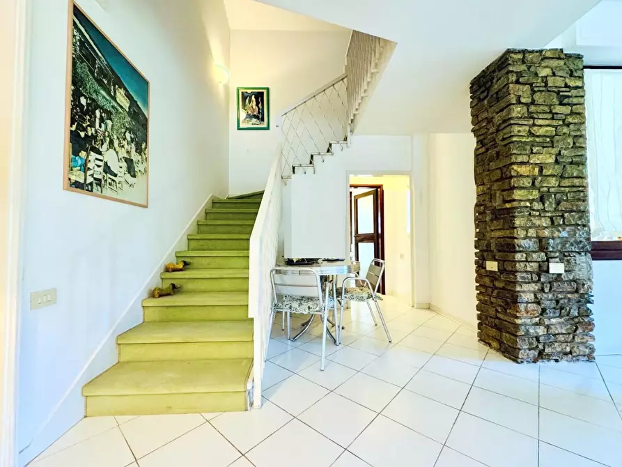 Immagine 15 di Villa in vendita  a Camaiore