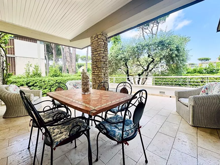 Immagine 41 di Villa in vendita  a Camaiore