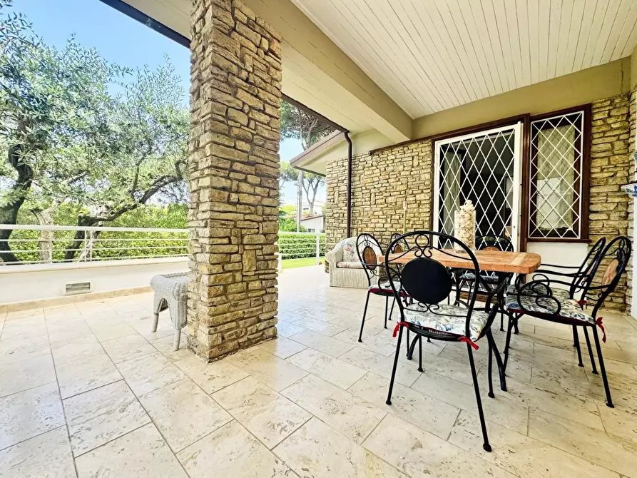 Immagine 45 di Villa in vendita  a Camaiore