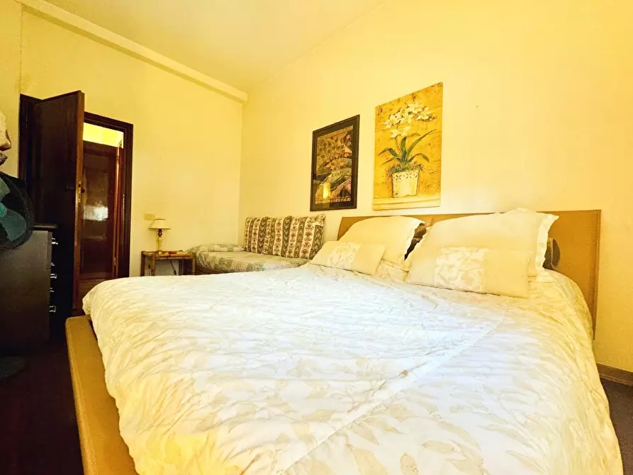 Immagine 90 di Villa in vendita  a Camaiore